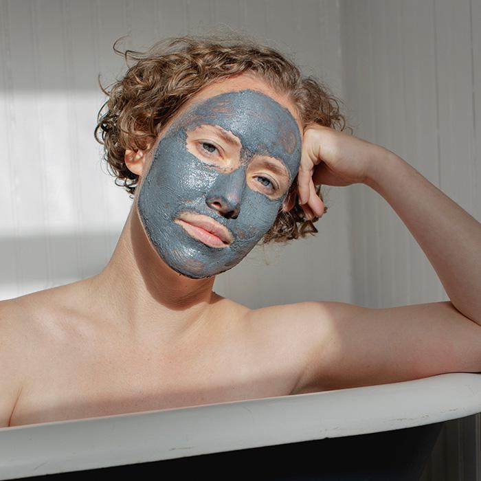 MINERAL PURIFYING MASK WITH CHARCOAL + FLOWERS