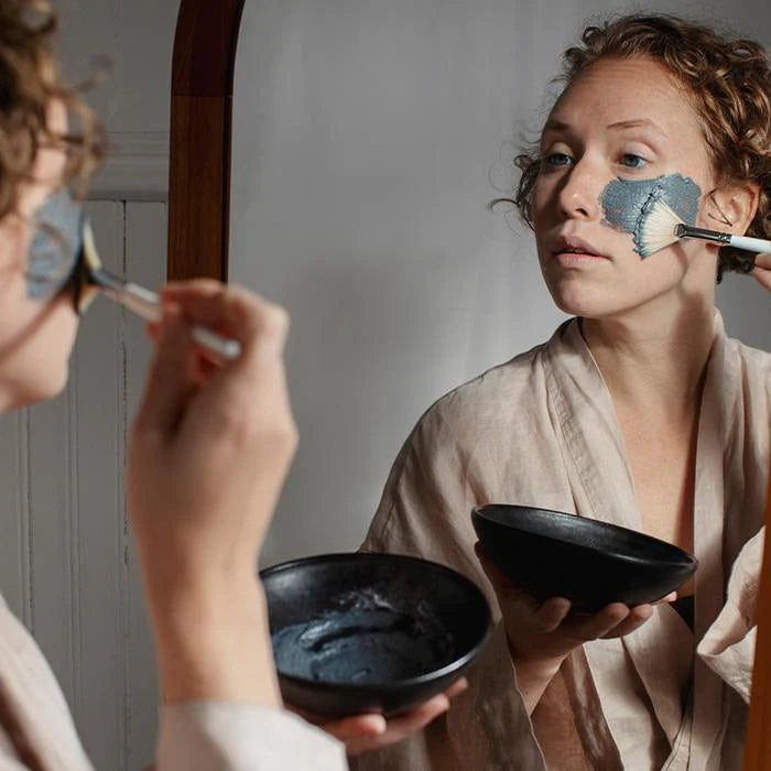MINERAL PURIFYING MASK WITH CHARCOAL + FLOWERS