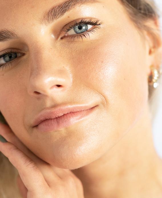 Vanilla Highlighter for a healthy glow